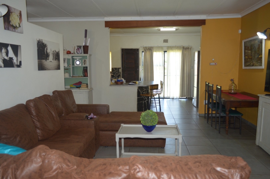 4 Bedroom Property for Sale in Flamwood North West